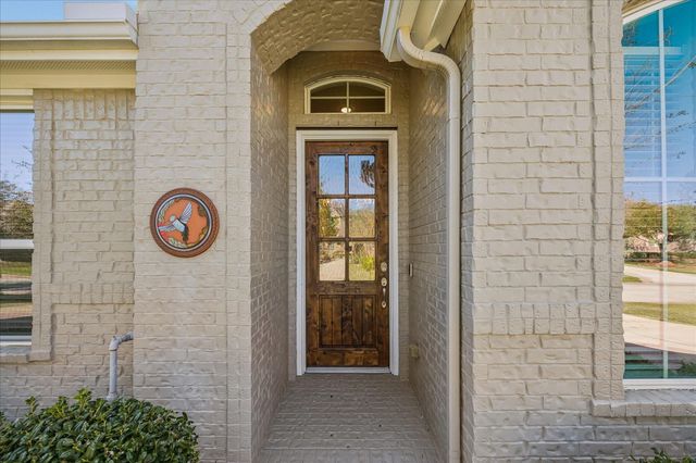 15 Overland Heath Drive, Tomball, TX 77375