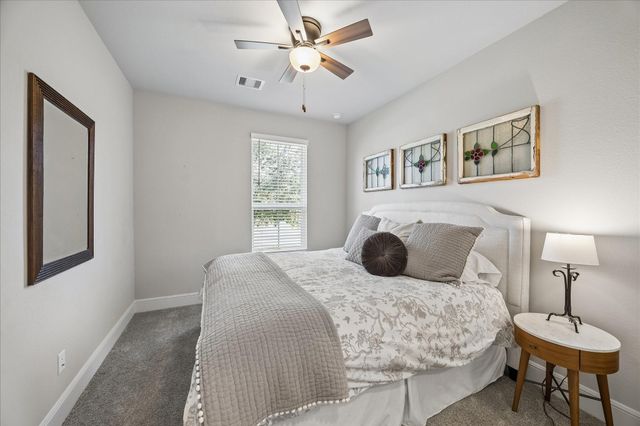 15 Overland Heath Drive, Tomball, TX 77375