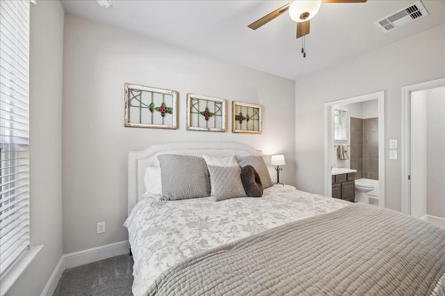 15 Overland Heath Drive, Tomball, TX 77375