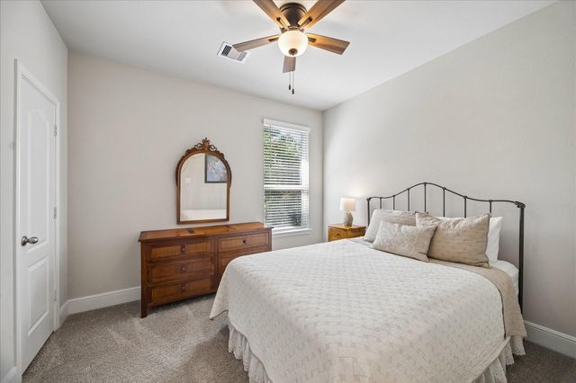 15 Overland Heath Drive, Tomball, TX 77375