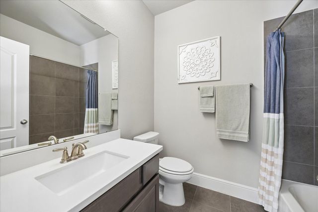 15 Overland Heath Drive, Tomball, TX 77375