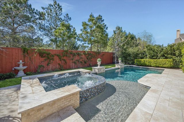 15 Overland Heath Drive, Tomball, TX 77375