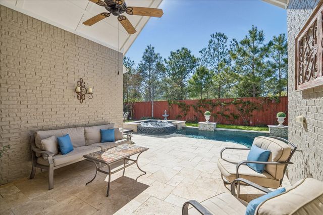 15 Overland Heath Drive, Tomball, TX 77375