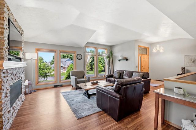 4000 BUCKEYE WAY, Green Bay, WI 54311