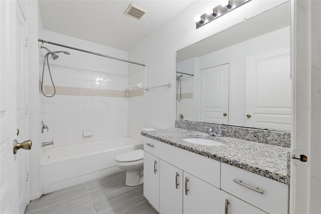 Image 17 of property listing at 17112 CARRINGTON PARK DRIVE 926, Tampa, FL 33647