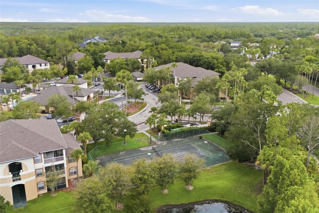 Image 25 of property listing at 17112 CARRINGTON PARK DRIVE 926, Tampa, FL 33647