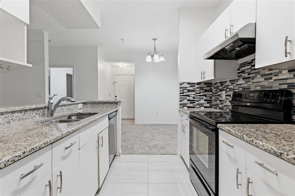 Image 8 of property listing at 17112 CARRINGTON PARK DRIVE 926, Tampa, FL 33647