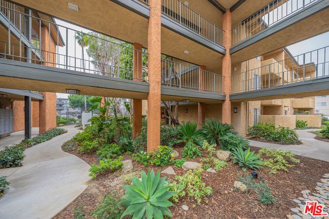 15425 Sherman Way 241, Van Nuys, CA 91406