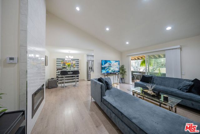 15425 Sherman Way 241, Van Nuys, CA 91406