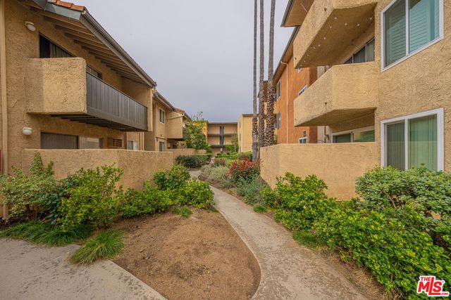 15425 Sherman Way 241, Van Nuys, CA 91406