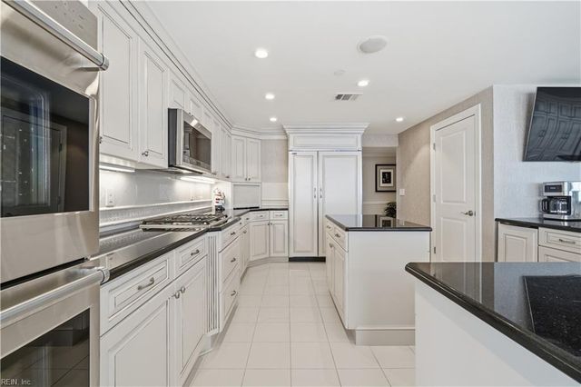 3556 Shore Dr Apt 900, Virginia Beach, VA 23455