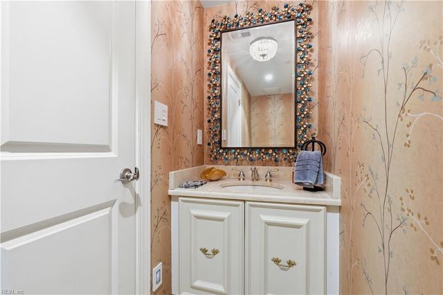 3556 Shore Dr Apt 900, Virginia Beach, VA 23455