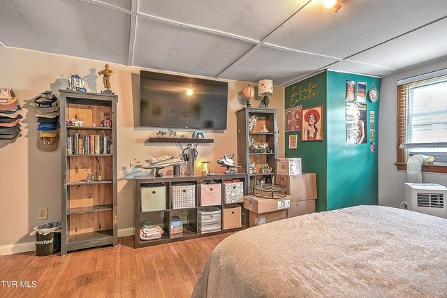 1018 Carolina Avenue, Bristol, TN 37620