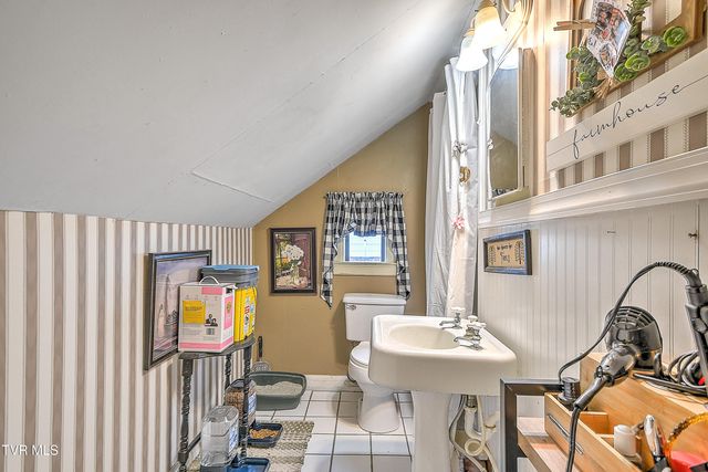 1018 Carolina Avenue, Bristol, TN 37620