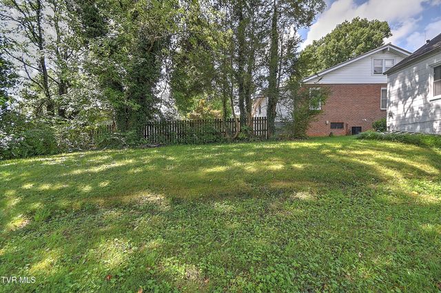 1018 Carolina Avenue, Bristol, TN 37620
