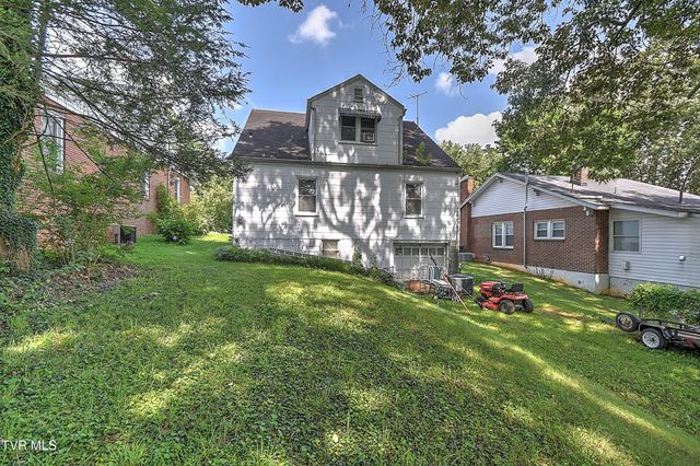 1018 Carolina Avenue, Bristol, TN 37620