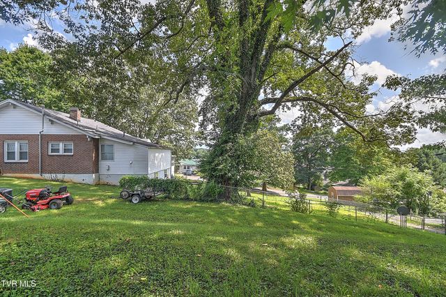 1018 Carolina Avenue, Bristol, TN 37620