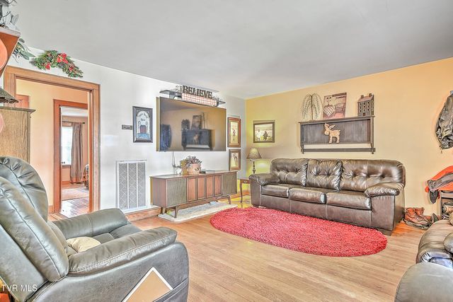 1018 Carolina Avenue, Bristol, TN 37620