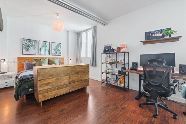 690 SW 1st Ct 2730, Miami, FL 33130