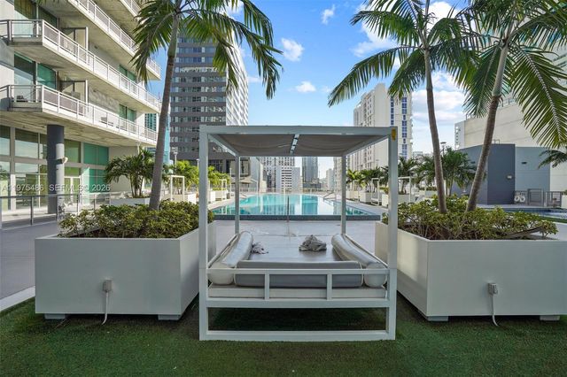 690 SW 1st Ct 2730, Miami, FL 33130