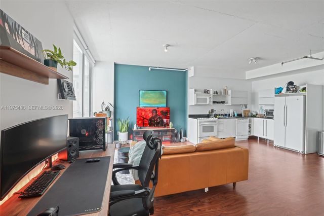 690 SW 1st Ct 2730, Miami, FL 33130