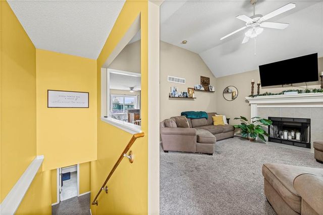 435 N Queen Ridge Avenue, Independence, MO 64056