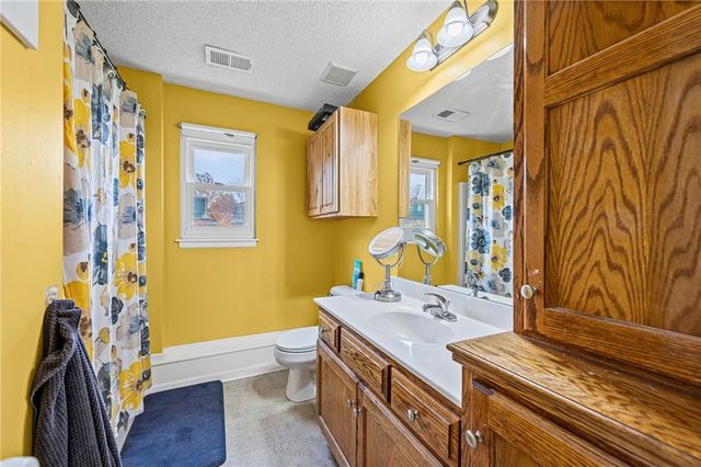 435 N Queen Ridge Avenue, Independence, MO 64056