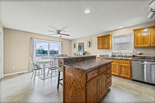 435 N Queen Ridge Avenue, Independence, MO 64056