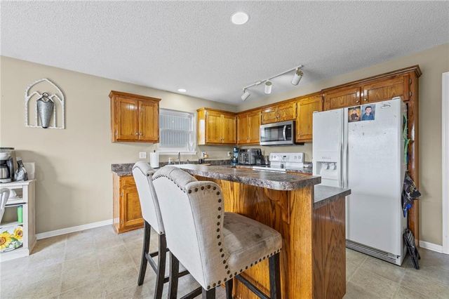 435 N Queen Ridge Avenue, Independence, MO 64056