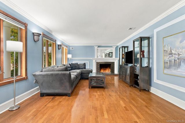 611 Knollwood Road, White Plains, NY 10603