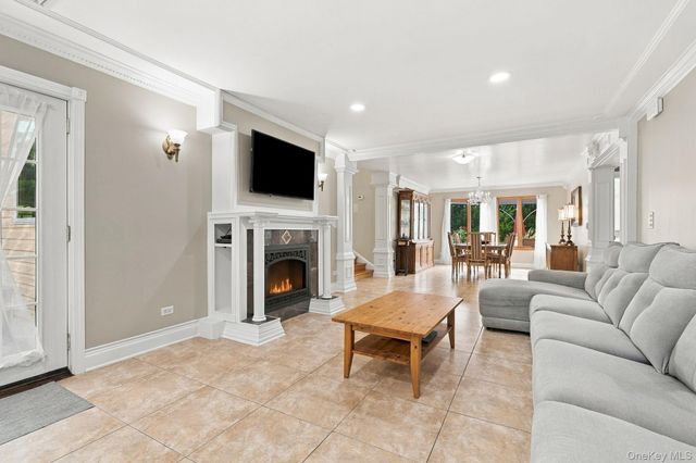 611 Knollwood Road, White Plains, NY 10603