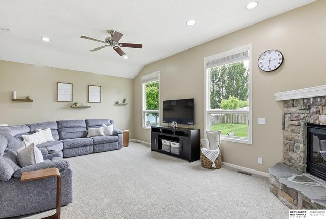 20129 Douglas Street, Omaha, NE 68022
