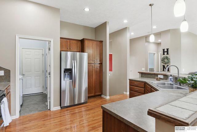 20129 Douglas Street, Omaha, NE 68022
