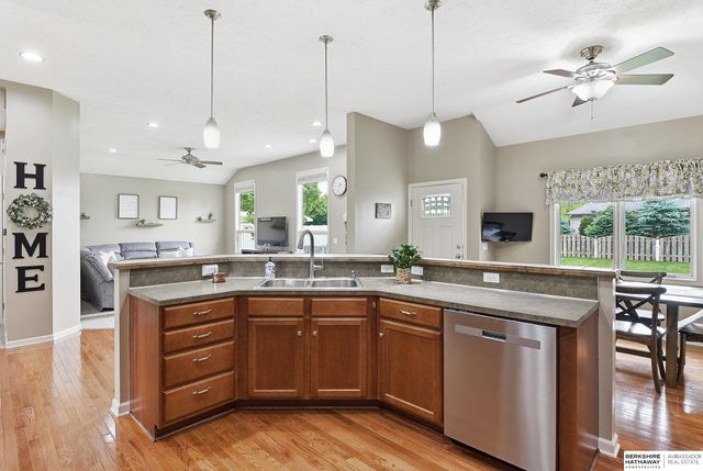 20129 Douglas Street, Omaha, NE 68022