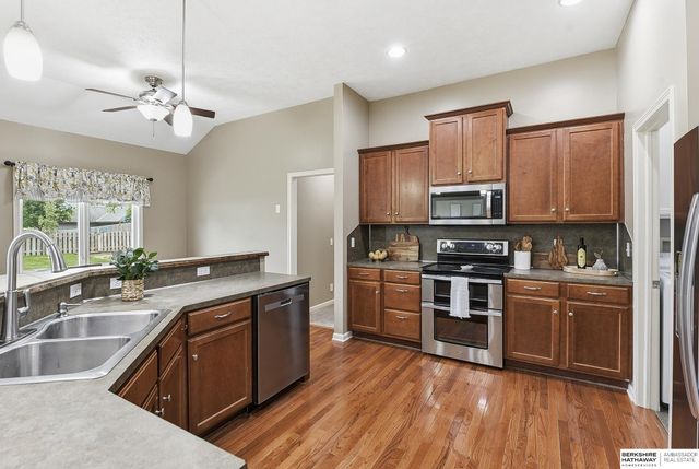 20129 Douglas Street, Omaha, NE 68022