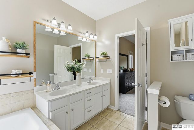 20129 Douglas Street, Omaha, NE 68022