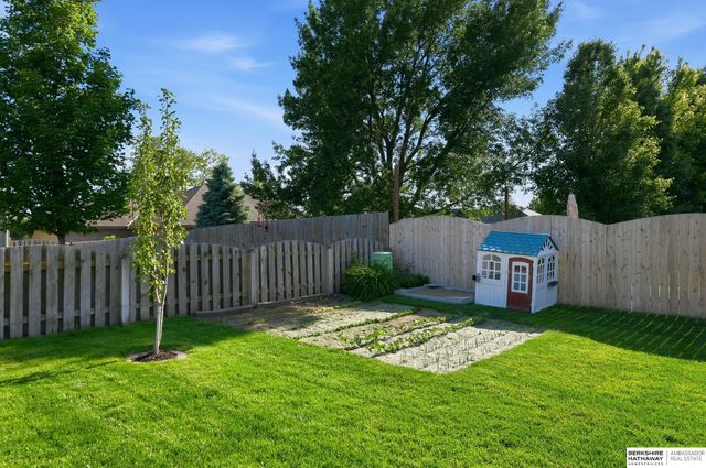 20129 Douglas Street, Omaha, NE 68022