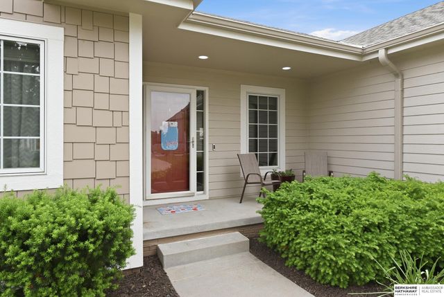 20129 Douglas Street, Omaha, NE 68022
