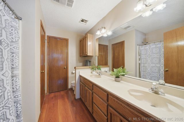 6461 S 28th West Avenue, Tulsa, OK 74132