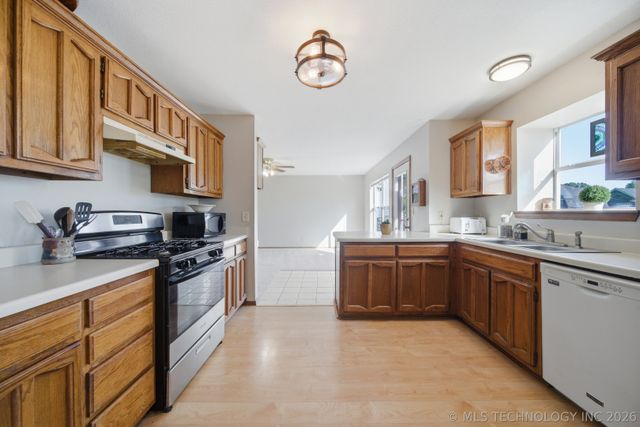 6461 S 28th West Avenue, Tulsa, OK 74132