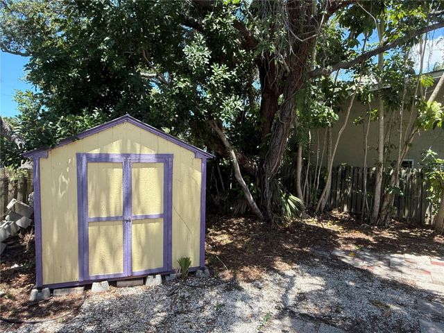 330 PAVONIA ROAD, Nokomis, FL 34275