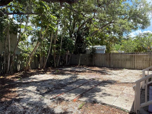 330 PAVONIA ROAD, Nokomis, FL 34275