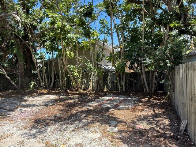 330 PAVONIA ROAD, Nokomis, FL 34275