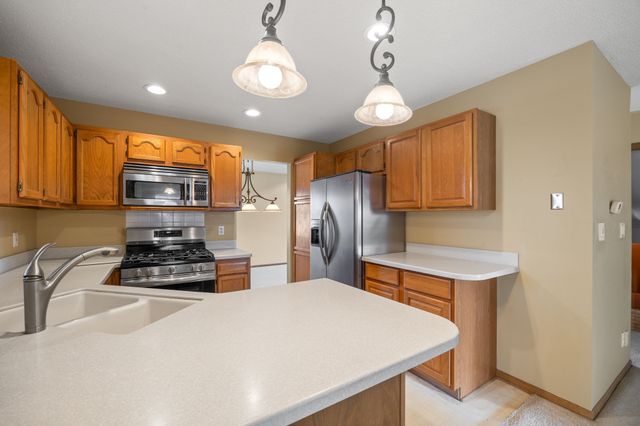 8707 Oakdale Drive, Johnston, IA 50131