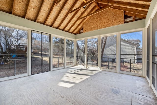 8707 Oakdale Drive, Johnston, IA 50131