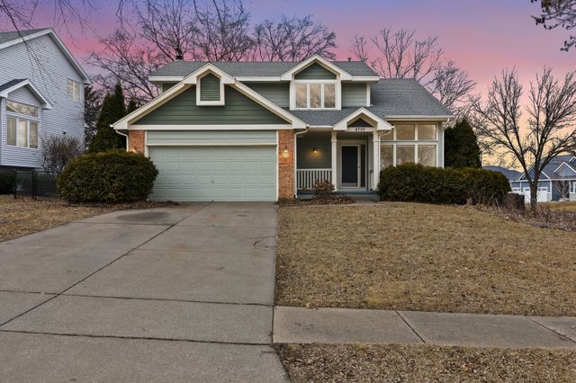 8707 Oakdale Drive, Johnston, IA 50131