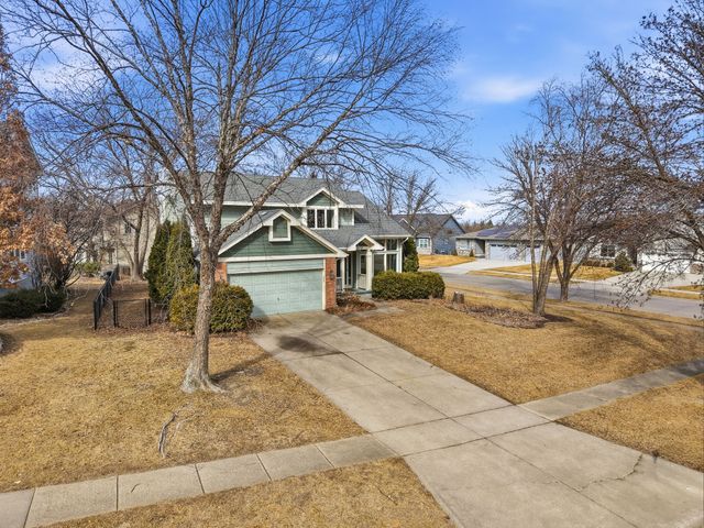 8707 Oakdale Drive, Johnston, IA 50131