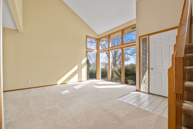 8707 Oakdale Drive, Johnston, IA 50131