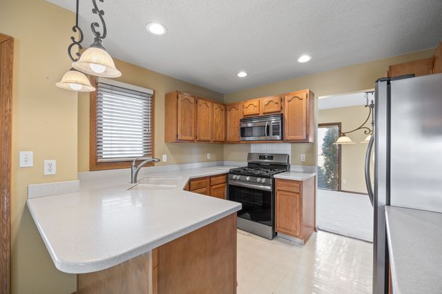 8707 Oakdale Drive, Johnston, IA 50131