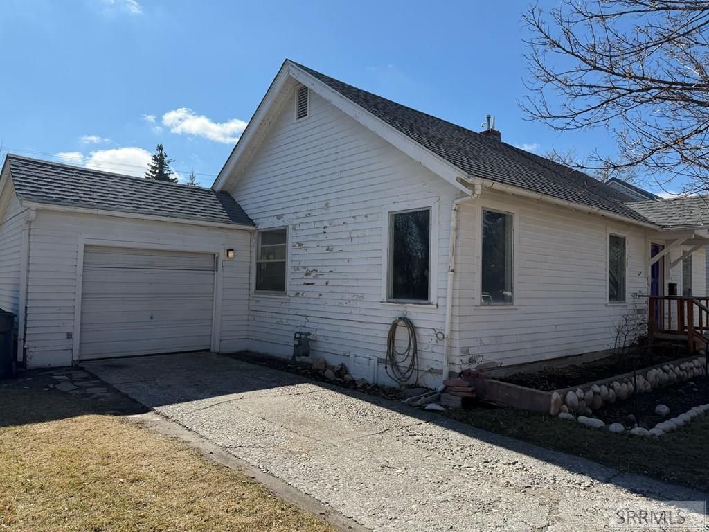 Image 2 of property listing at 750 11th Street, Idaho Falls, ID 83404